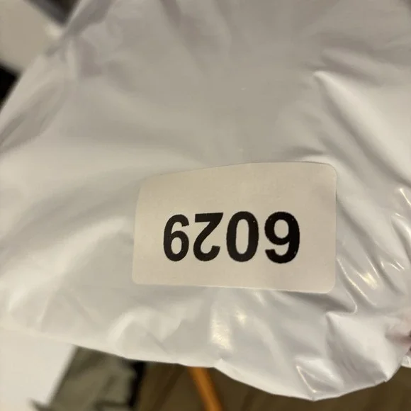 NEW Duluth Trading Shirt Mens Large Light Blue Untucked Relaxed Fit Button Down - Picture 8 of 8